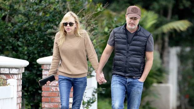 Anna Faris Finally Confirms She’s Engaged To Michael Barrett After Showing Off Her Ring - hollywoodlife.com