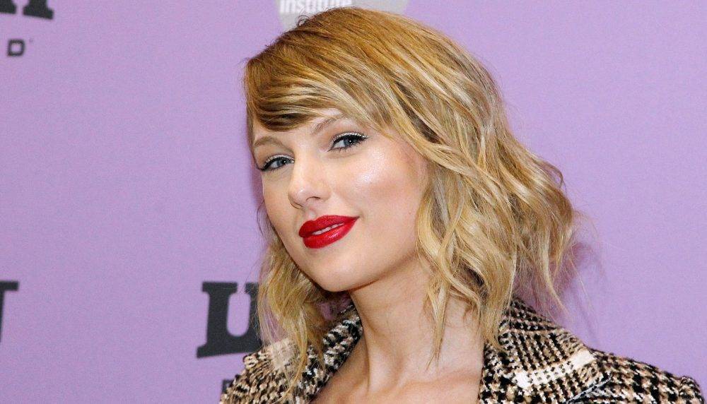 Taylor Swift Makes Surprise Appearance at ‘Craziest Awards Show Ever,’ the NMEs - variety.com - USA