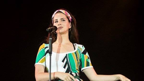 Lana Del Rey heads to Glastonbury’s Pyramid Stage - www.breakingnews.ie - USA