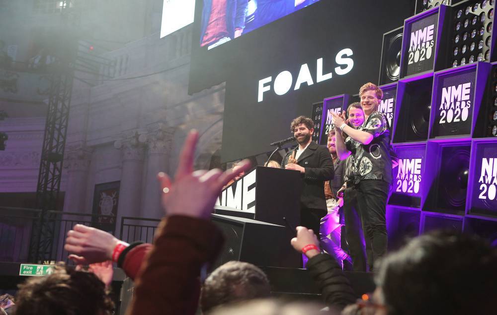 NME Awards 2020: Yannis Philippakis calls for gender balance at festivals as Foals win Best Live Act - www.nme.com