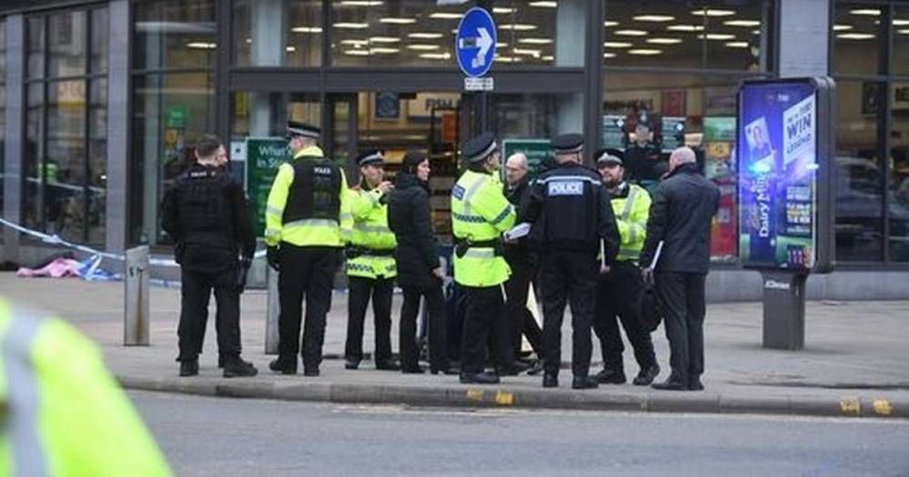Police arrest man for Piccadilly Gardens double stabbing after he's knifed in separate attack two days later - www.manchestereveningnews.co.uk
