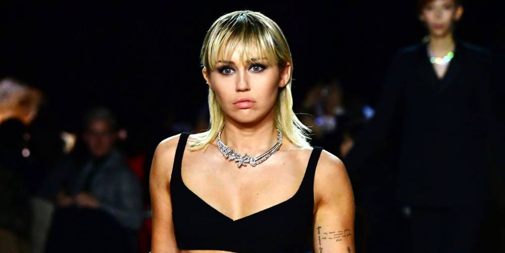 Miley Cyrus Walked the Marc Jacobs Show, Ending NYFW With a Bang - www.elle.com - New York