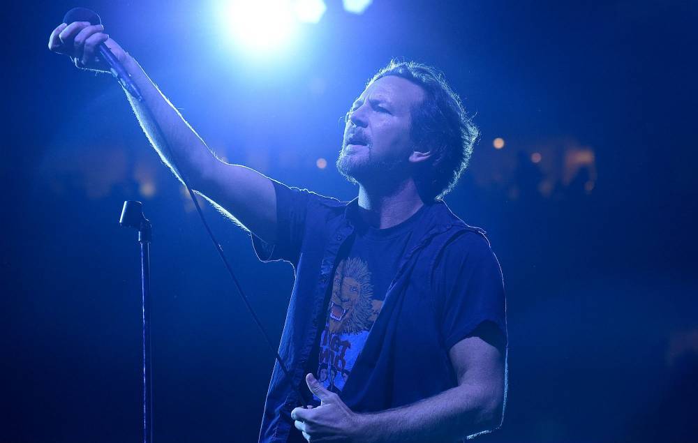 Listen to a preview of Pearl Jam’s new single ‘Superblood Wolfmoon’ by pointing your phone at the moon - www.nme.com
