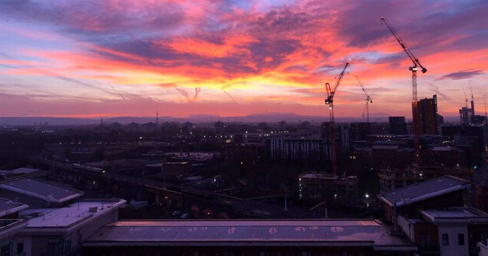 Images show stunning sunrise across Greater Manchester this morning before Storm Dennis hits - www.manchestereveningnews.co.uk - Manchester - city Media