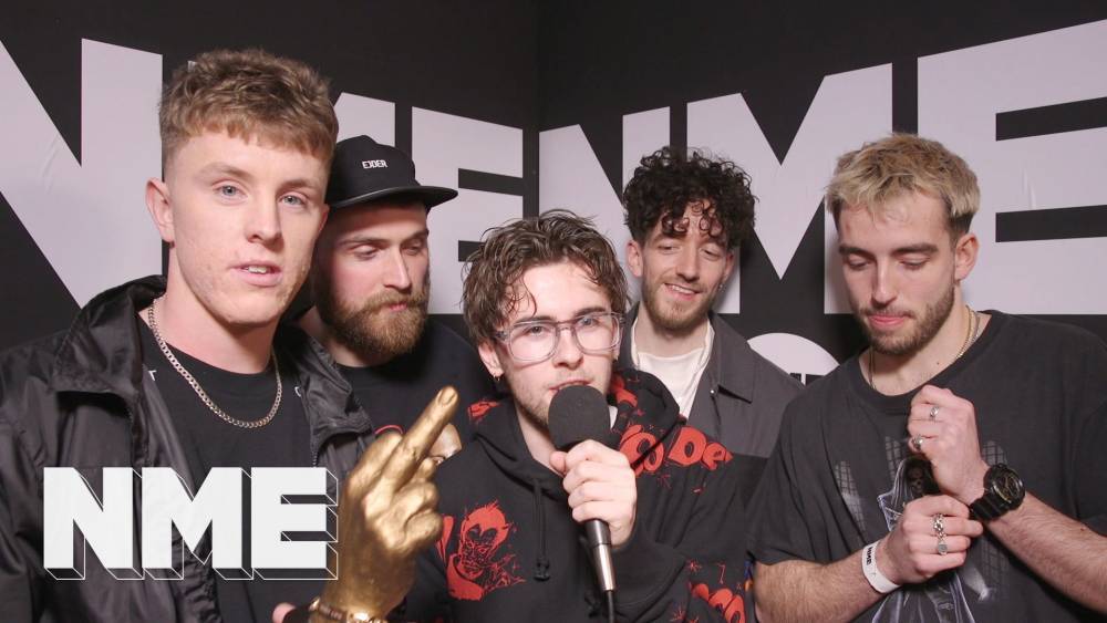 Easy Life reveal how a £5 bet led to their Maroon 5 acceptance speech at NME Awards 2020 - www.nme.com - Britain