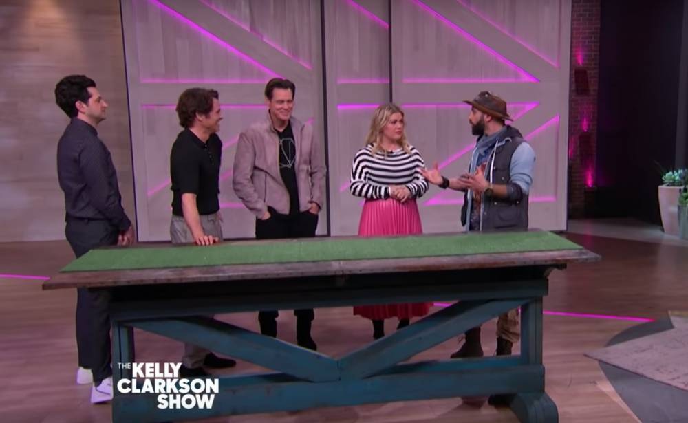 Jim Carrey Pretends To Be Ace Ventura While Meeting Exotic Animals On ‘The Kelly Clarkson Show’ - etcanada.com