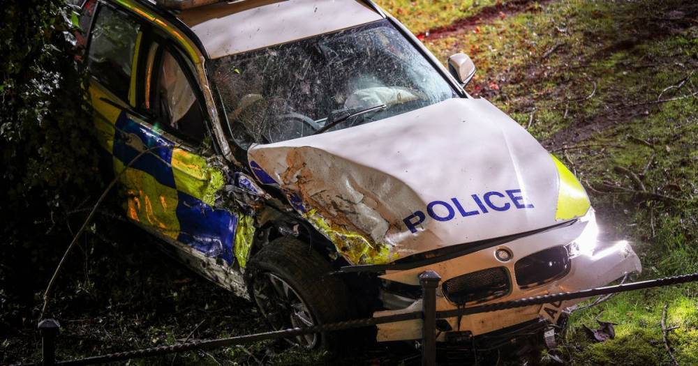 Police car in ditch after serious crash shuts major road in Salford - www.manchestereveningnews.co.uk