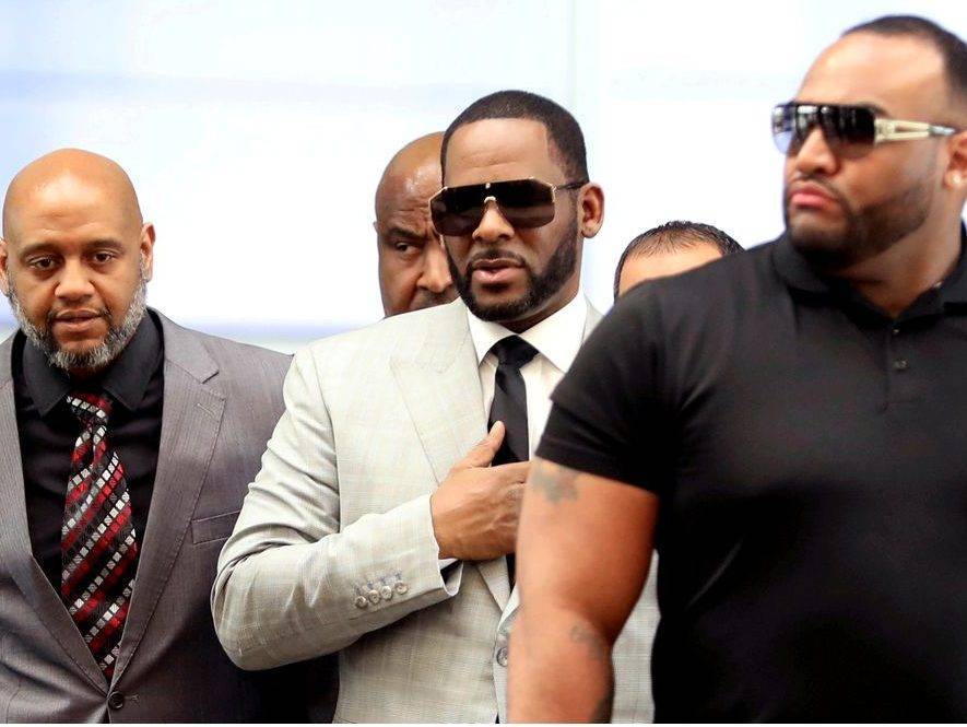 R. Kelly accused of sex with teen girl in `90s - torontosun.com - Chicago