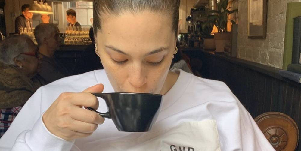 Ashley Graham, Multitasker, Works, Drinks Coffee, and Breastfeeds All At Once - www.marieclaire.com
