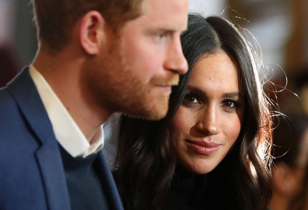 Meghan Markle Looks Cozy and Happy As She Steps Off a Commercial Flight - flipboard.com