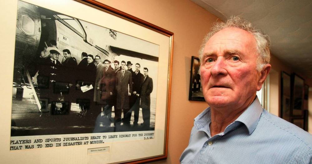 Harry Gregg dies aged 87: Tributes to Manchester United goalkeeper and Munich survivor who pulled Bobby Charlton and Sir Matt Busby from wreckage - www.manchestereveningnews.co.uk - Manchester - Ireland