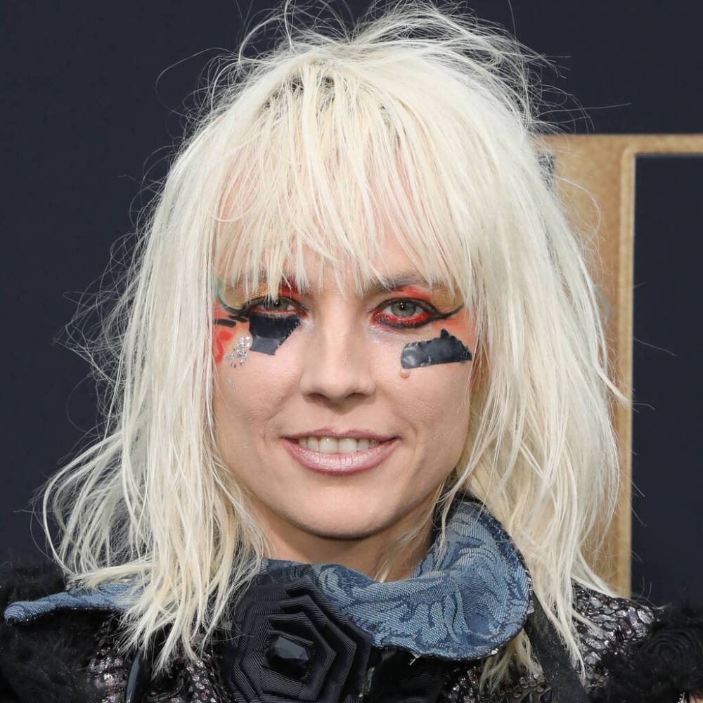 Lady Gaga ‘proposes’ to herself for new jewellery campaign - www.peoplemagazine.co.za - state Oregon