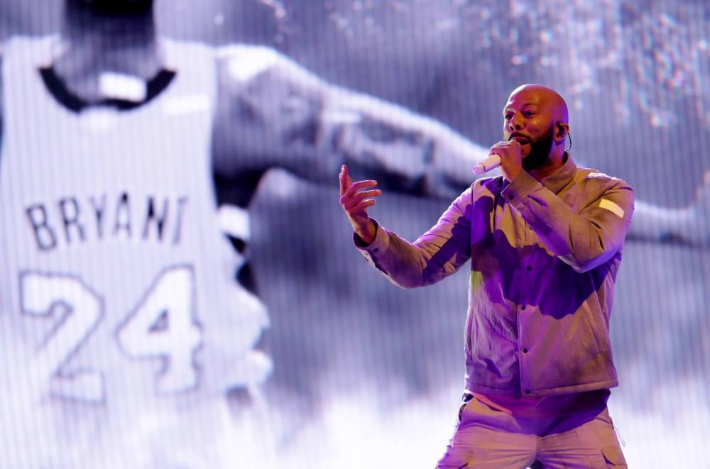 Common Delivers Poetic Tribute to Chicago &amp; Kobe Bryant at 2020 NBA All-Star Game - www.billboard.com - Chicago - Jordan - city Windy