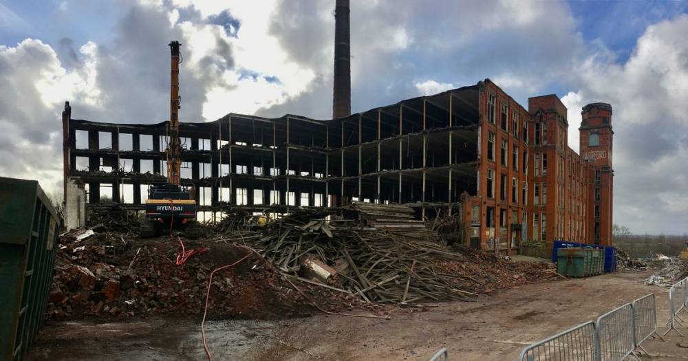 'Death trap' 113-year-old mill is being demolished - www.manchestereveningnews.co.uk - city Hartford
