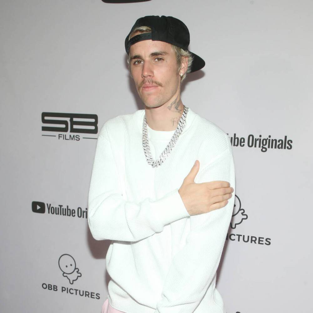 Justin Bieber defends crying paparazzi shots - www.peoplemagazine.co.za