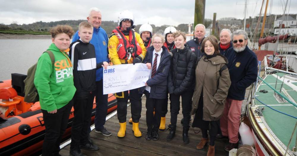 Kirkcudbright Academy pupils raise nearly £850 for town's RNLI team - www.dailyrecord.co.uk