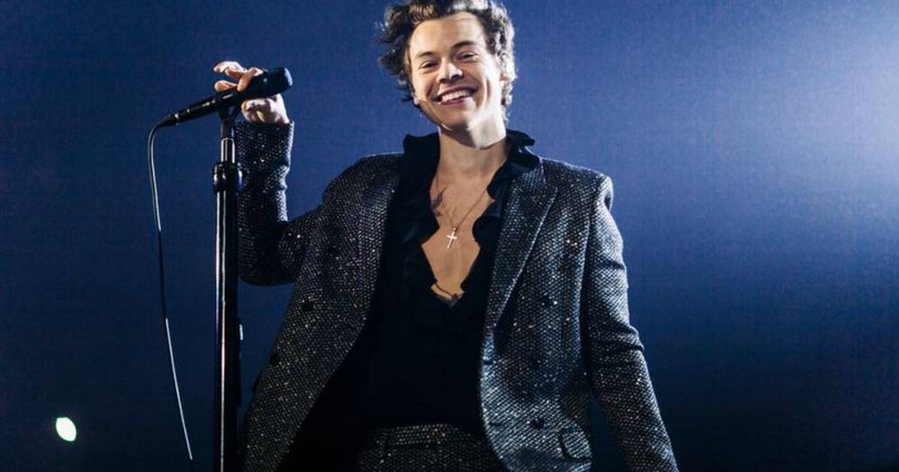 Harry Styles robbed at knifepoint by armed mugger while on night out in London - www.dailyrecord.co.uk - Scotland - London