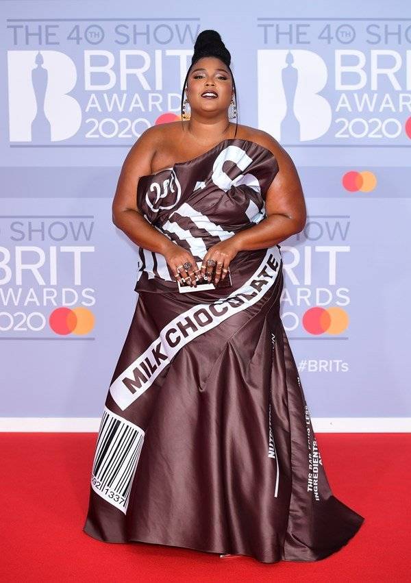 Lizzo steals the show in Hershey’s gown on Brits red carpet - www.breakingnews.ie - USA