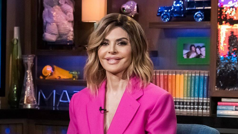 Lisa Rinna competes against Jennifer Lopez with her own sultry bikini snap - flipboard.com