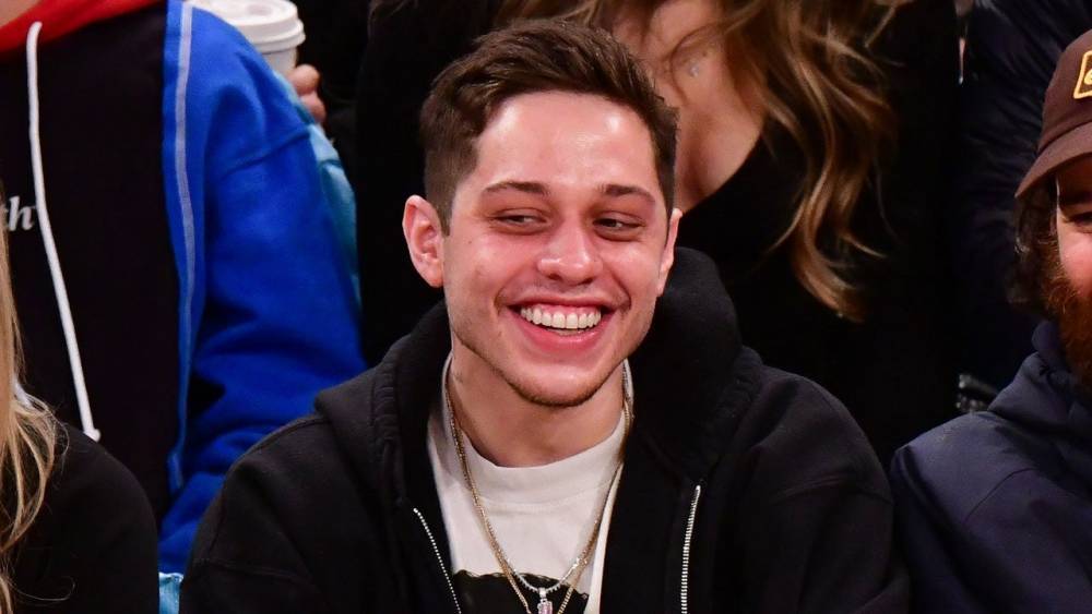 Pete Davidson Jokes About Entering Rehab 'for Weed and Coke' at NYC Stand-Up Show - www.etonline.com - New York - Arizona