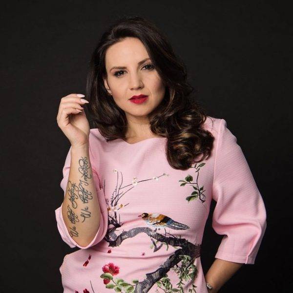 Nina Hastie to perform one-woman comedy show in Cape Town - www.peoplemagazine.co.za - South Africa - city Cape Town