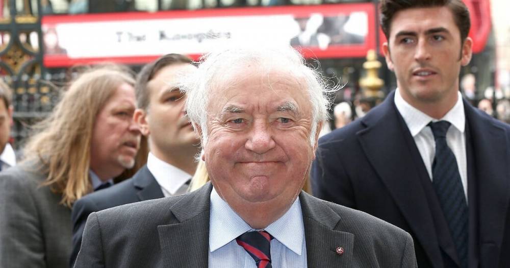 Jimmy Tarbuck hails pal Rod Stewart who inspired him to take cancer test - www.dailyrecord.co.uk