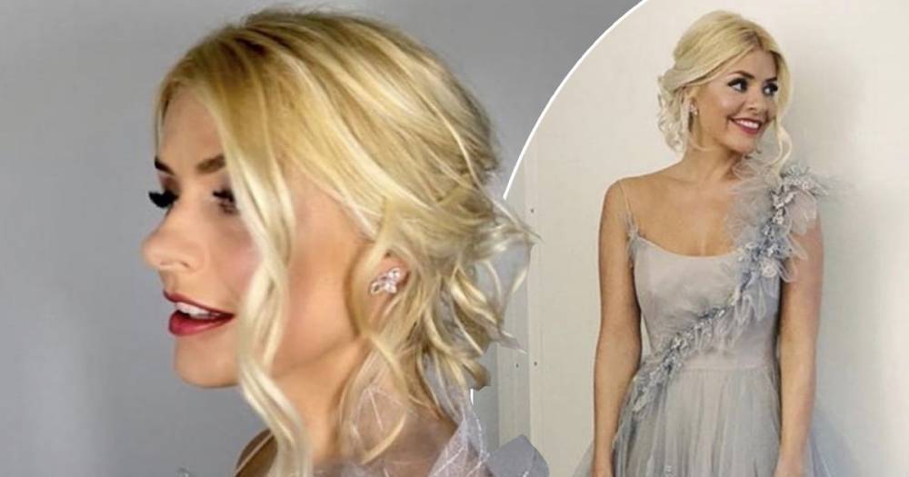Holly Willoughby stuns in fairytale dress for Dancing On Ice as fans brand her 'Princess Elsa' from Frozen - www.ok.co.uk
