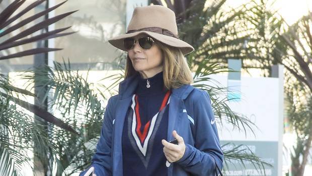 Lori Loughlin Keeps A Low Profile In Hat Sunglasses After Daughter Olivia Jade’s Fake Resume Surfaces - hollywoodlife.com - Los Angeles