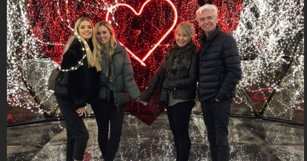 Phillip Schofield and wife seen for first time on romantic trip to Paris with daughters - www.dailyrecord.co.uk