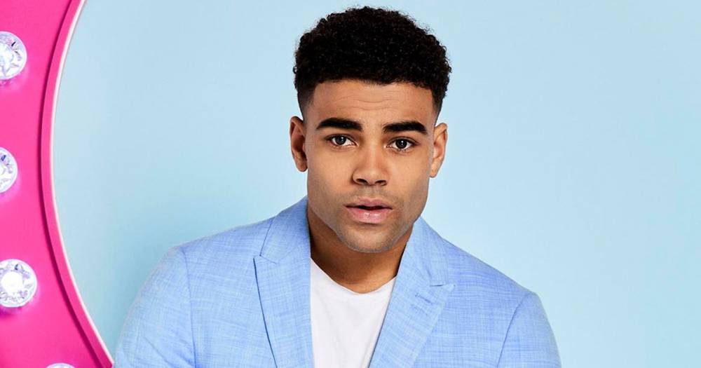 Malique Thompson-Dwyer becomes a 'predator' who speaks about his foot fetish on Celebs Go Dating - www.ok.co.uk