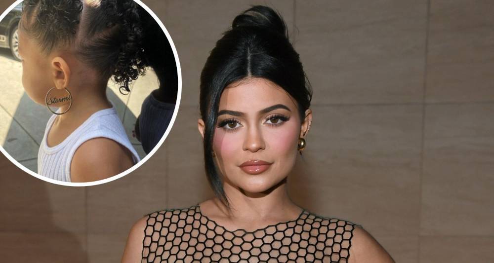 Kylie Jenner mum-shamed over innocent picture of Stormi - www.who.com.au