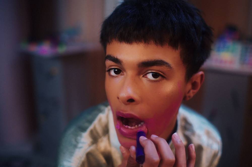 Isaac Dunbar Delivers a High-Fashion Kiss-Off to Internalized Homophobia With 'Makeup Drawer' - www.billboard.com