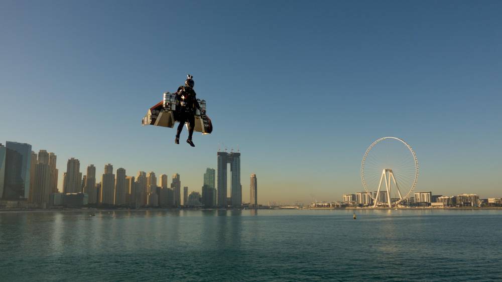 Jetman Dubai and Expo 2020 have just gotten a man to fly 1.8km in altitude! - www.ahlanlive.com - Dubai