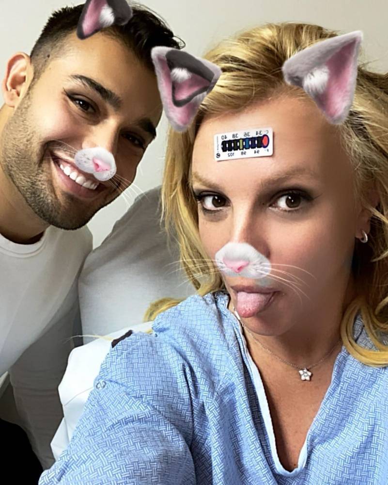 Britney Spears is recovering after breaking a bone in her foot - www.ahlanlive.com