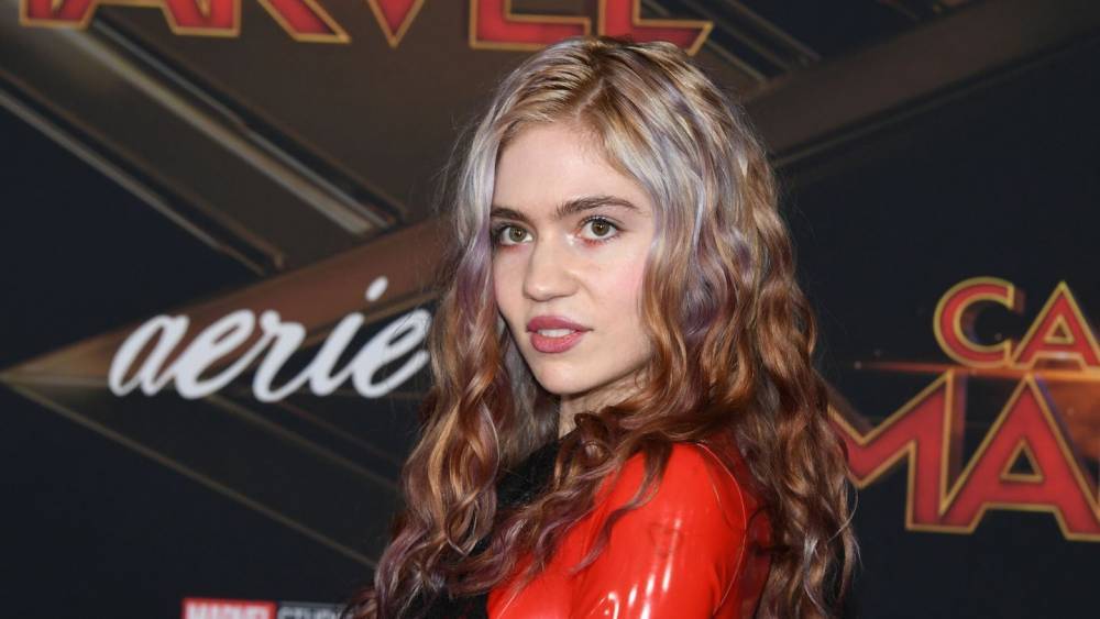 Grimes’s Pregnancy Perks Include Sending A Digital Model To Pose For Her - www.mtv.com