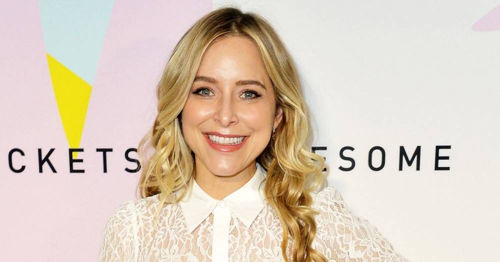The Unexpected Reason Jenny Mollen Encourages Her Social Media Followers to Sleep Naked - www.usmagazine.com
