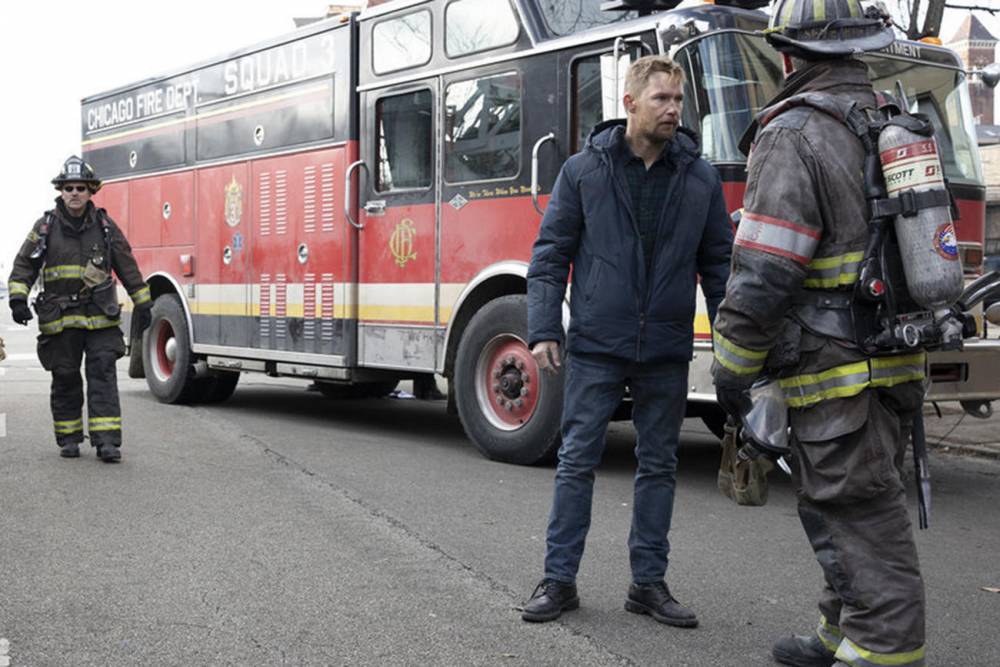 Chicago P.D.'s Roman Will Confront 'Unresolved Issues' in Chicago Fire Crossover - www.tvguide.com - Chicago - city Windy