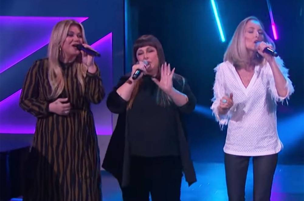 Watch Wilson Phillips & Kelly Clarkson Join Forces for a Soaring 'Hold On' Performance - www.billboard.com - county Wilson - county Phillips