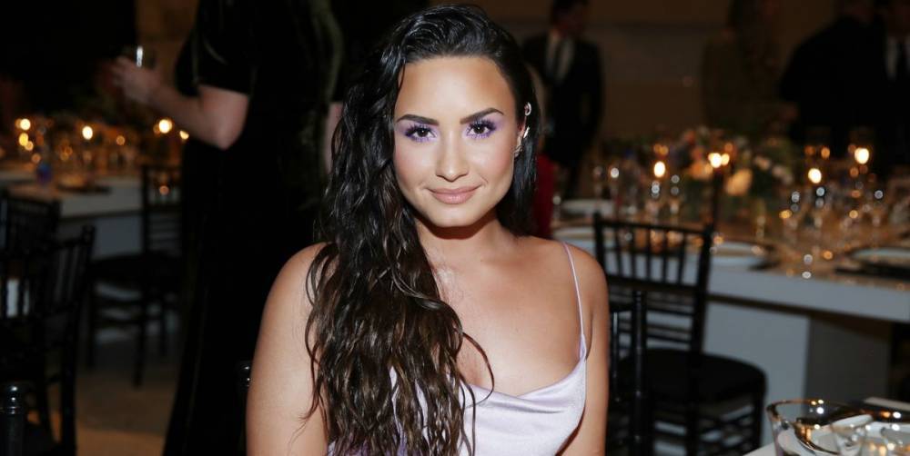Demi Lovato Shows Off Her Freckles and "Booty Chin" in a Makeup-Free Instagram Selfie - www.cosmopolitan.com
