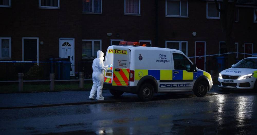 Police cordon off row of houses in Salford with forensic officers at scene - www.manchestereveningnews.co.uk - Manchester