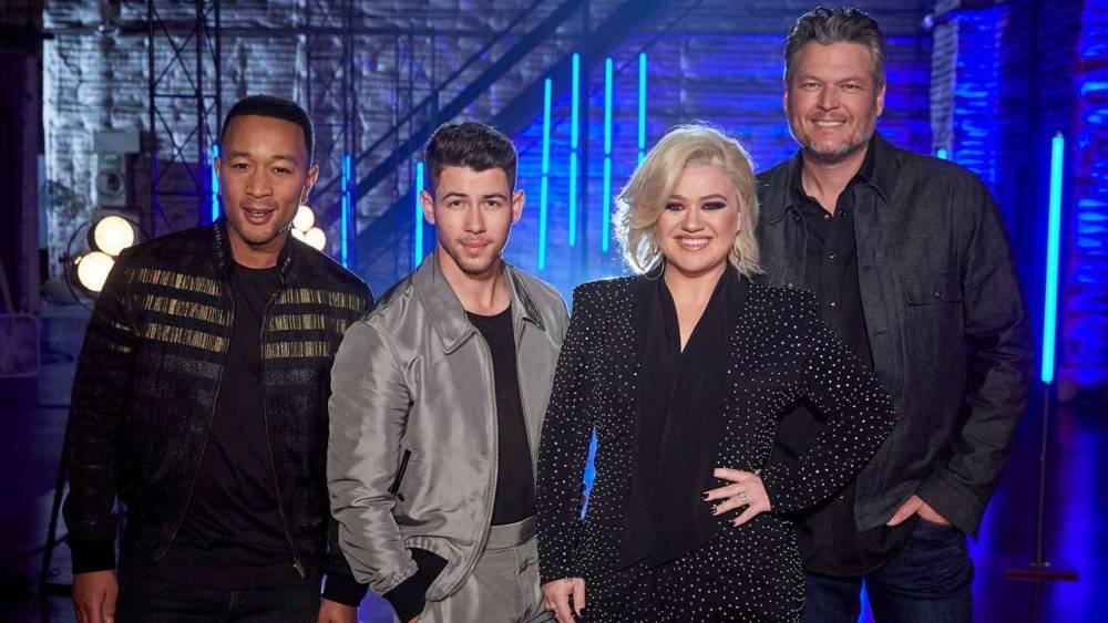 'The Voice': Nick Jonas Blocks Kelly Clarkson on Her Own Song! - www.etonline.com