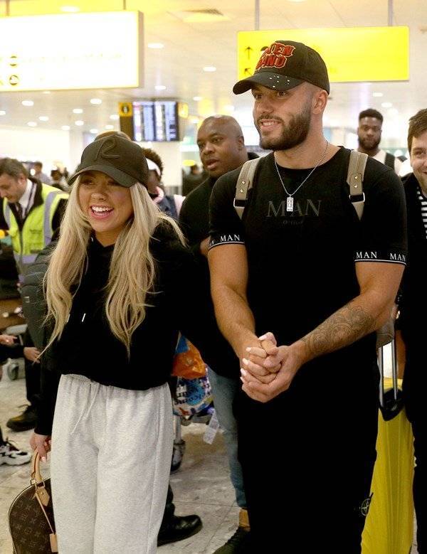 In Pictures: From villa to arrivals – Love Island finalists full of smiles - www.breakingnews.ie - Britain