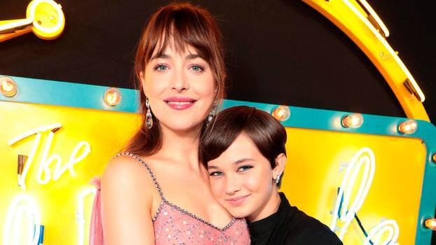 Dakota Johnson and Cailee Spaeny on Their Best Fashion Moments — and the Ones They'd Rather Forget - flipboard.com