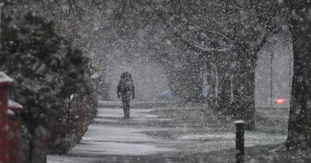 It's going to properly snow again in Greater Manchester tonight...here's where and when it's forecast over the next 12 hours - www.manchestereveningnews.co.uk - Britain - Manchester