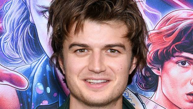 Stranger Things Star Joe Keery Just Got the 2020 Version of Frosted Tips - flipboard.com