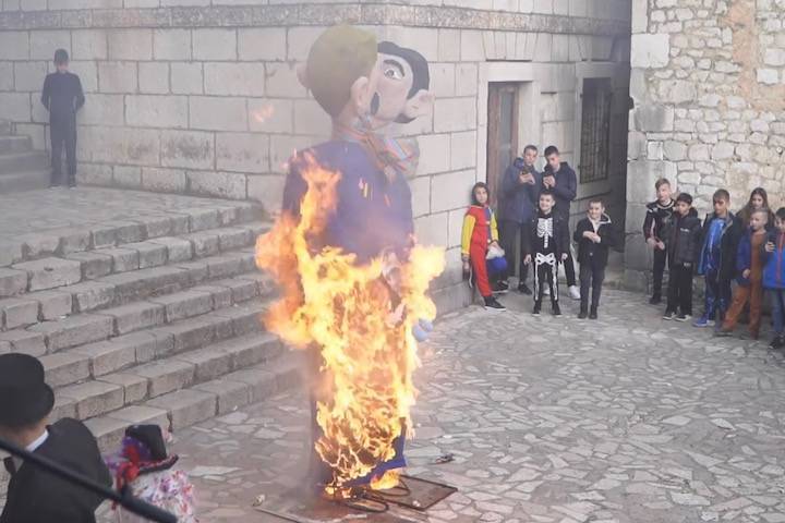Same-sex couple effigy burned at Croatian festival - www.starobserver.com.au - Croatia