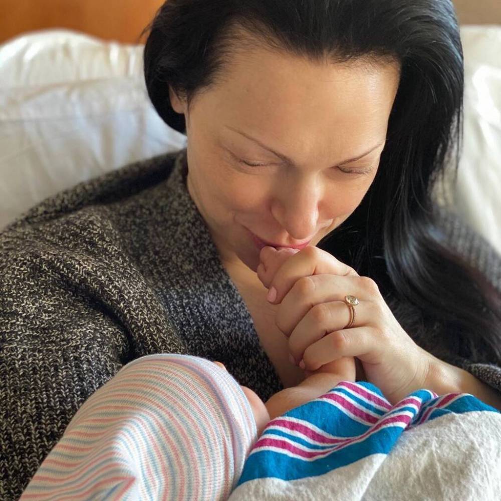 Laura Prepon and Ben Foster welcome second child - www.peoplemagazine.co.za