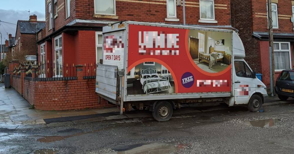 The massive van dumped on a Levenshulme street - that's STILL there two months after being declared abandoned - www.manchestereveningnews.co.uk - Manchester