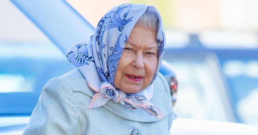 Queen Elizabeth II Is ‘Exhausted, Both Physically and Emotionally’ After Turbulent Year - www.usmagazine.com