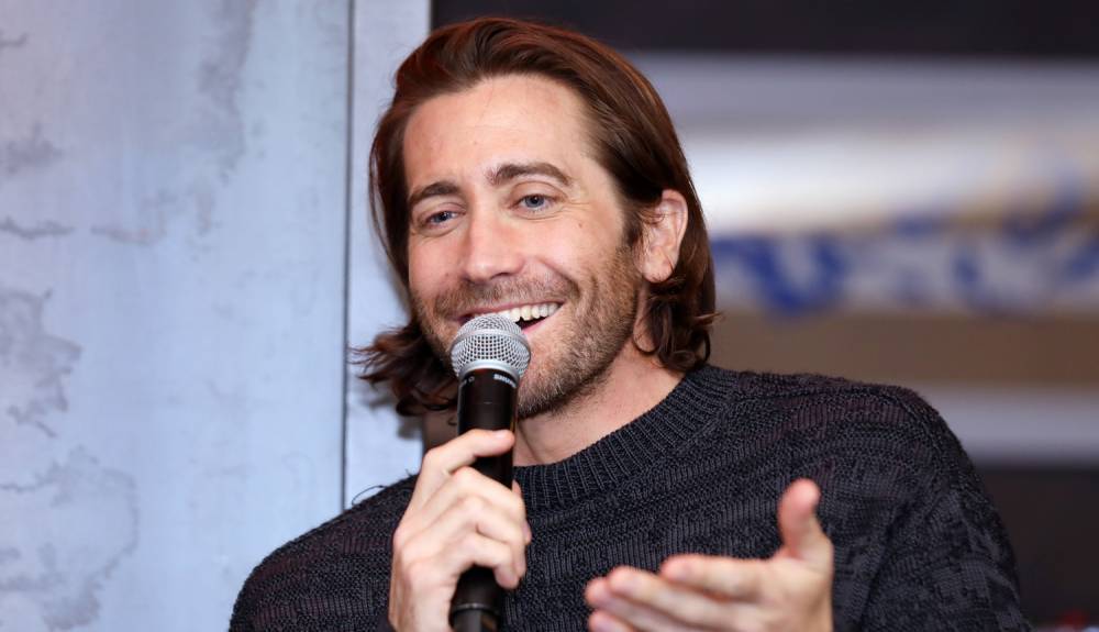 Jake Gyllenhaal Visits Palo Alto to Discuss Cybersecurity in Hollywood - www.justjared.com - Hollywood - county Palo Alto